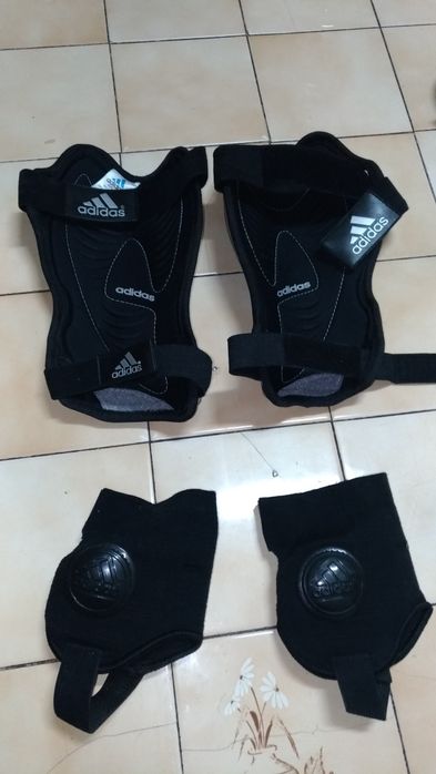 Caneleiras  de Futebol Adidas Novas