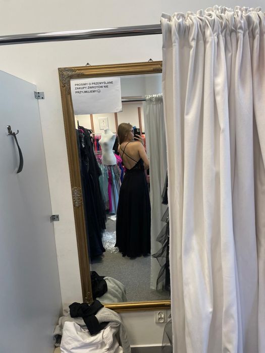 piekna sukienka na studniowke
