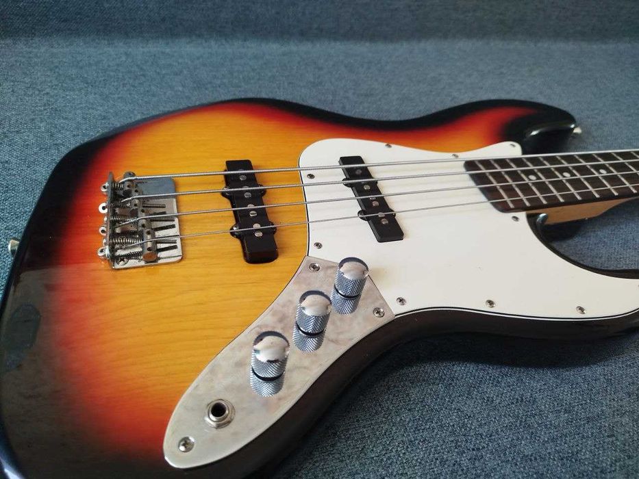 Maxwood Jazz Bass (Stage Master series)