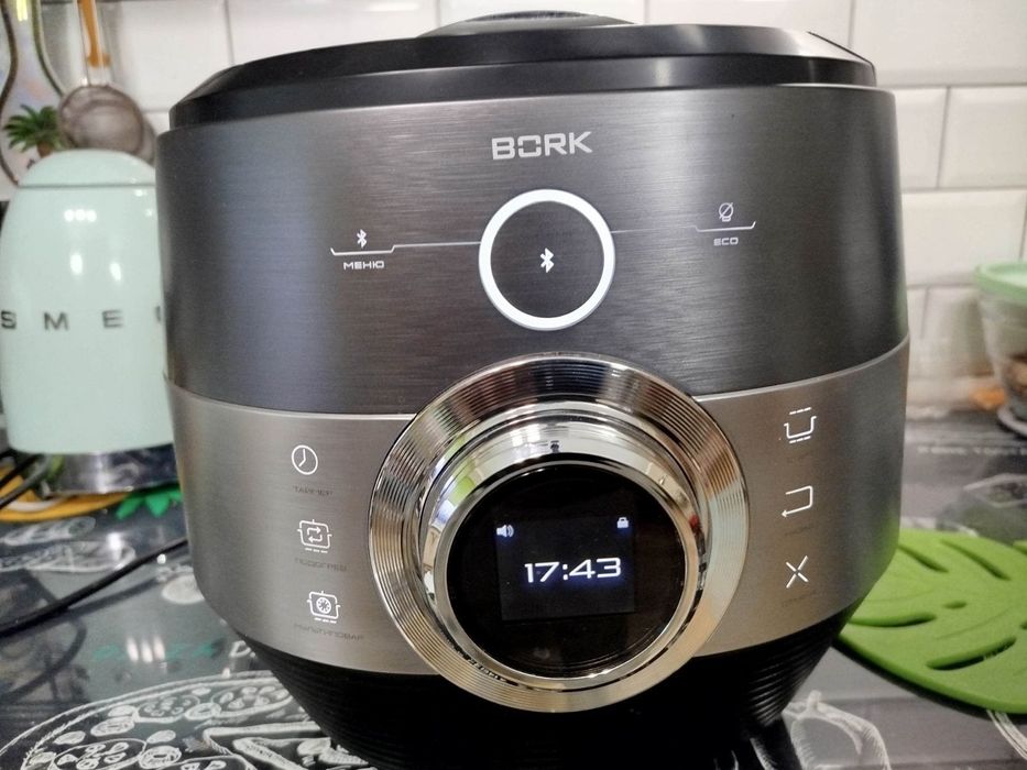 (Мультиварка) Мультишеф Bork Kitchen U 804