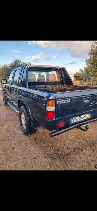 Carrinha 4x4 Mazda Slider