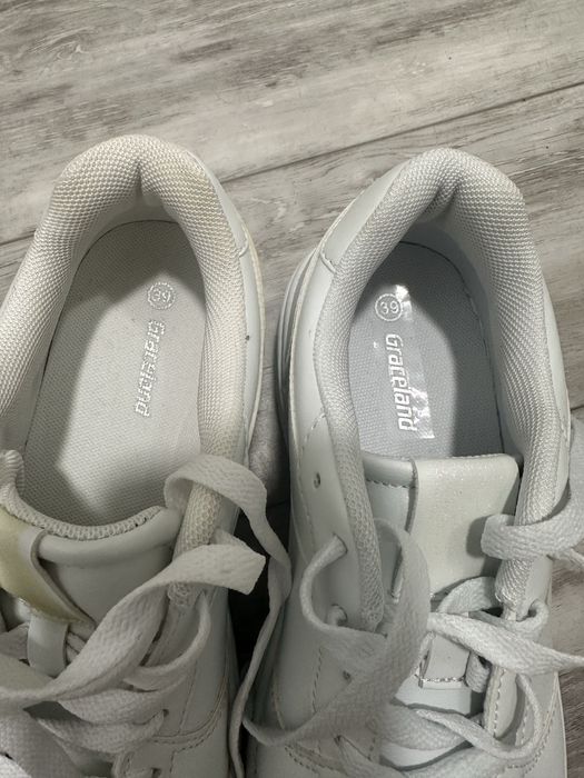 Кросівки жіночі 39р