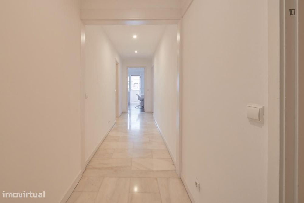 Quarto - localizado em Entrecampos Lisbon