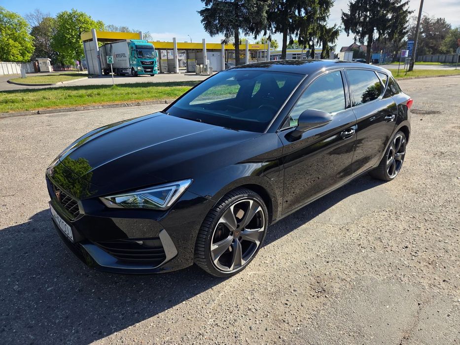 Cupra Leon 1.4 e-Hybrid 245 PS niski przebieg import z DE