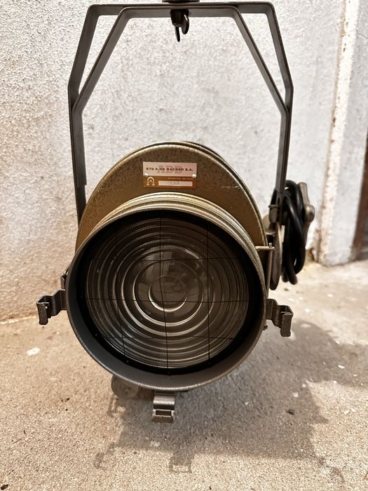 Refletor/Projetor DAB teatro/cinema