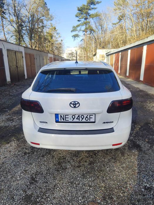 Toyota Avensis 1.6 benzyna