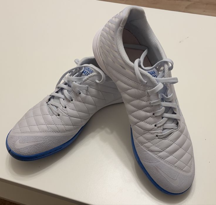 Buty halowe Nike Lunargato II rozm. 44 (28cm)