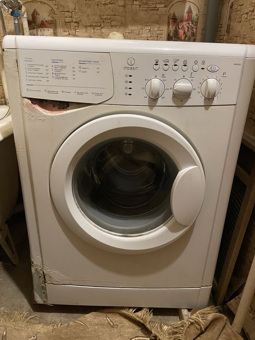 Продам на запчасти стиральную машину
