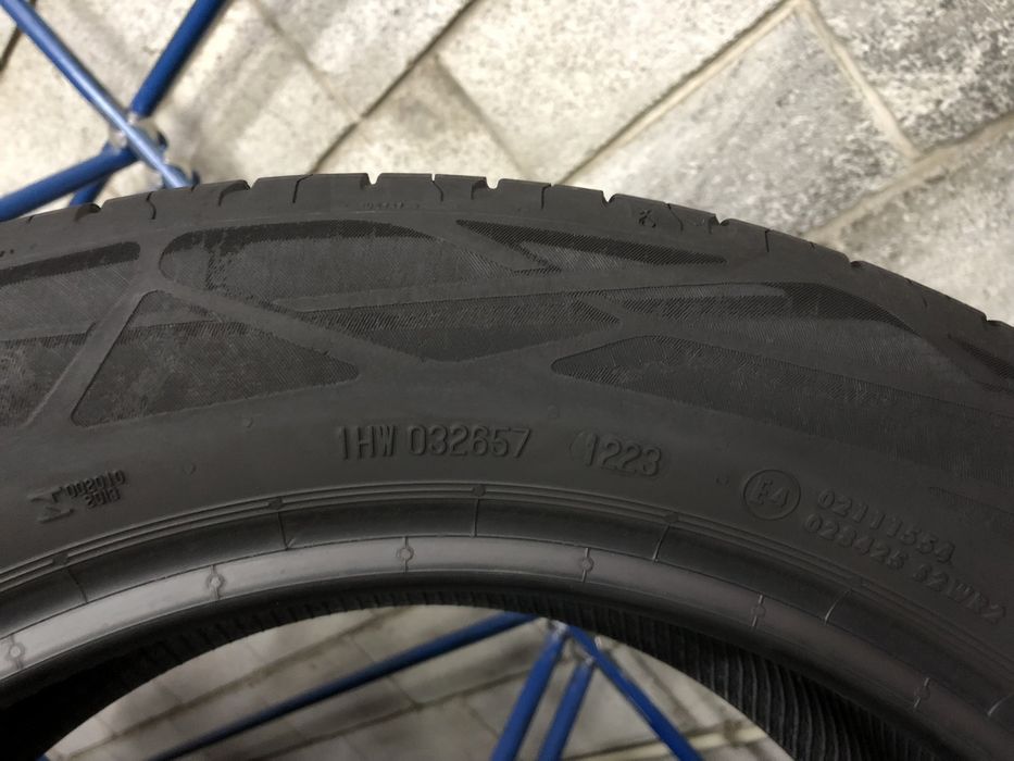 Літні шини 215/55 R17 (94V) CONTINENTAL