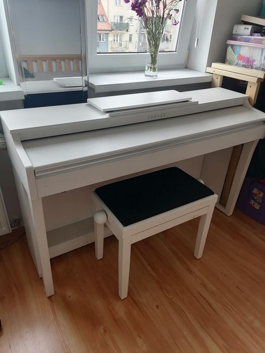 pianino białe Yamaha clavinova clp-625
