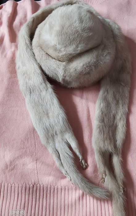 Czapka z kołnierzem norki