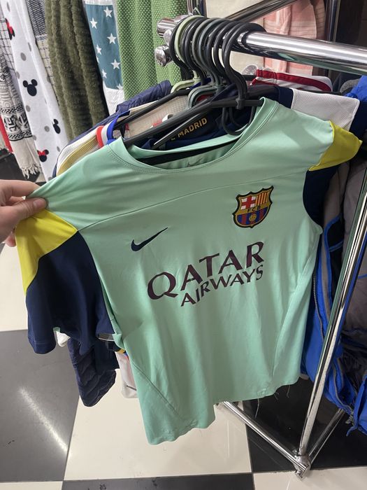 3 футбольні футболки