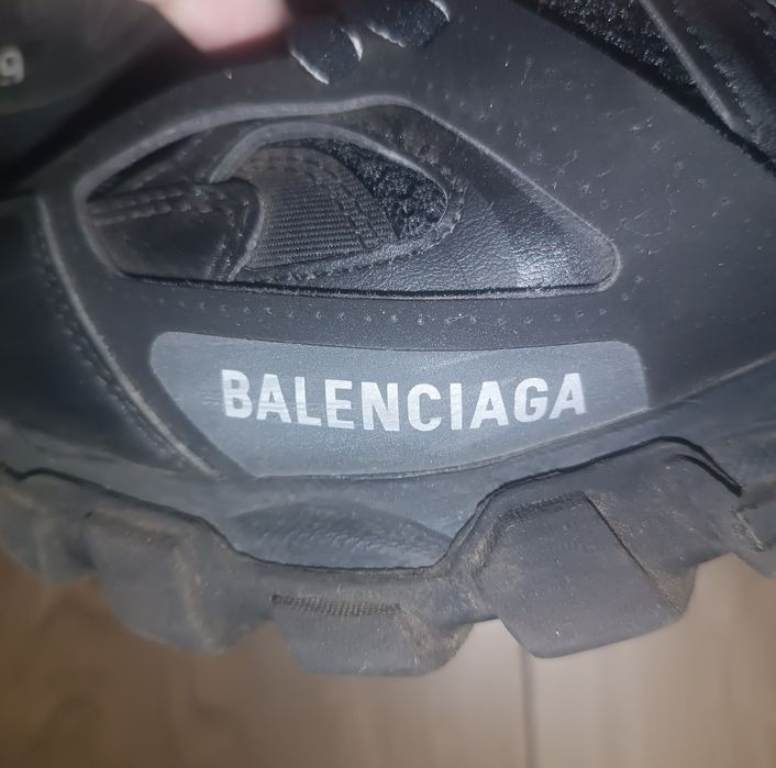 Balenciaga track