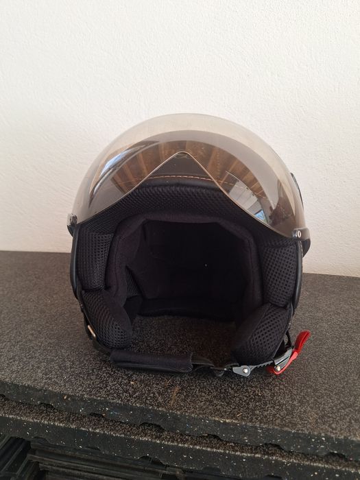 Capacete Nexx para senhora.