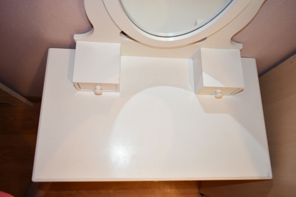 Toaletka używana biała