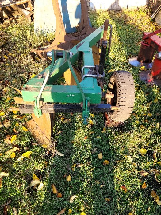 Продам плуг Плн 3.35