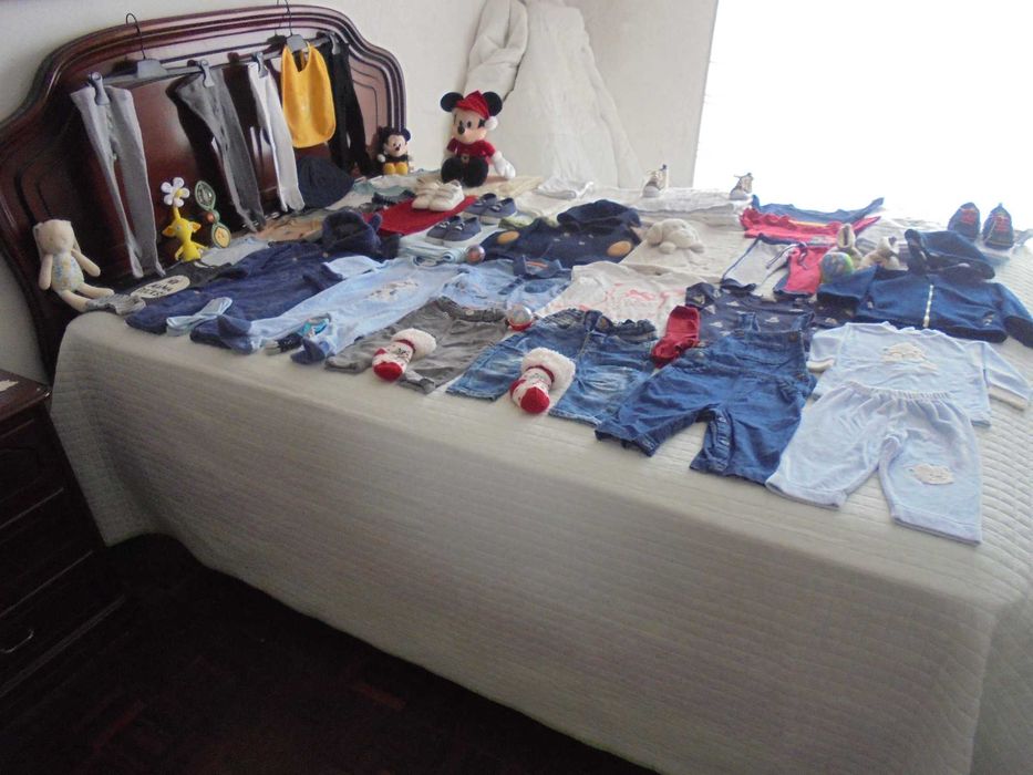 lote de roupa de menino bebé os sapatos novos