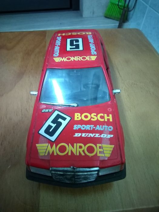 Burago - Mercedes 190 E 1/25