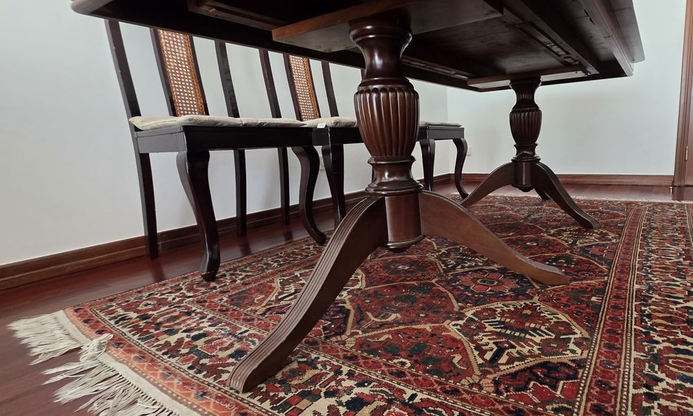 Mesa de Refeições com seis cadeiras