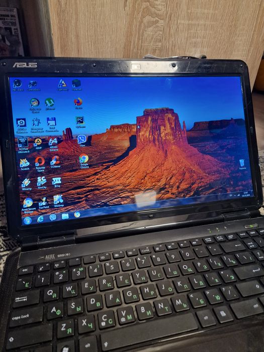 Ноутбук Asus K51AC + подарок