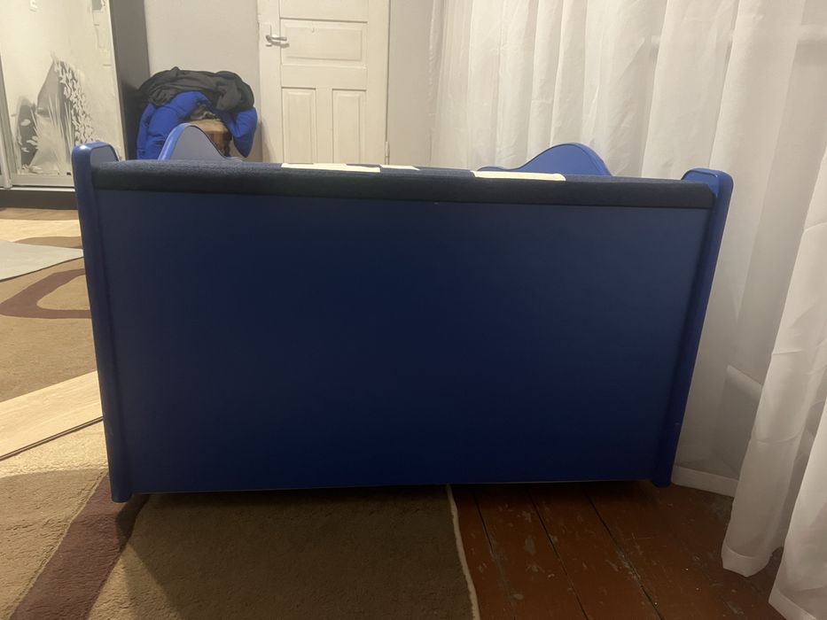 Ліжко машина мерседес