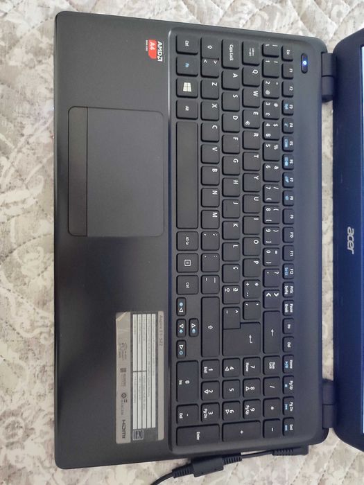 PC portátil ACER E1-522