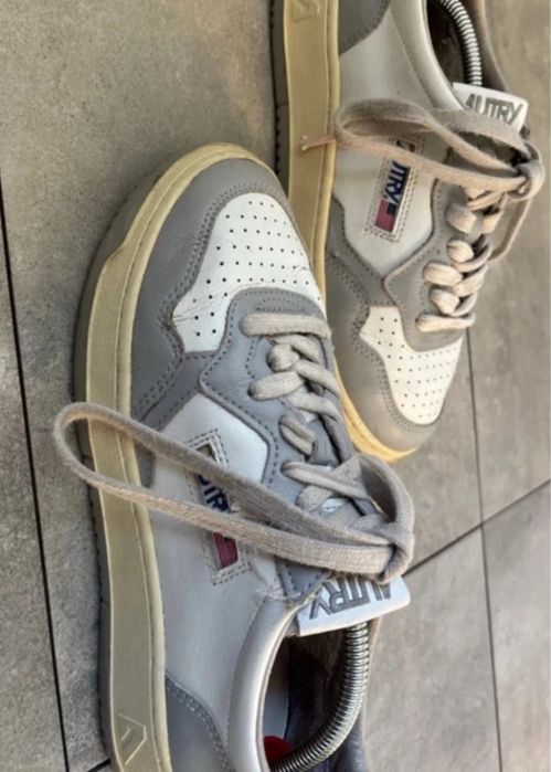 Buty Autry rozmiar 38 białe.