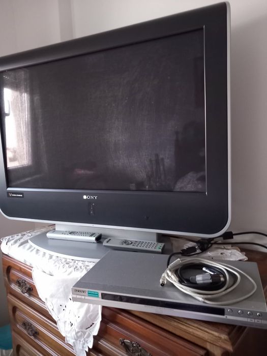 Televisão e vários extras