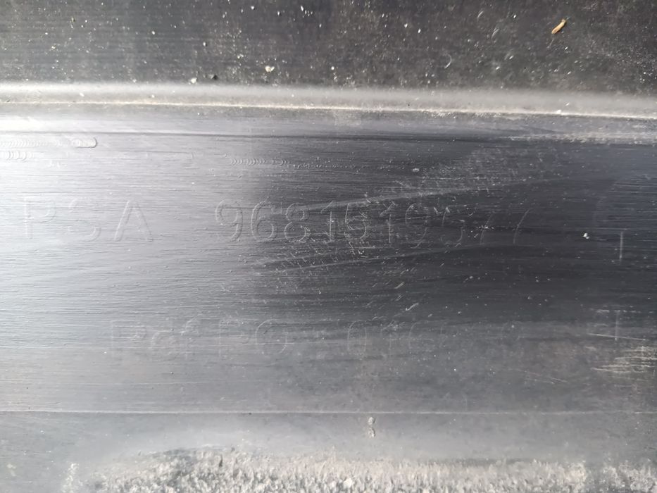 Parachoques citroen Berlingo Peugeot partner 2010