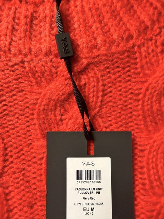sweter w warkocze Y.A.S z metką