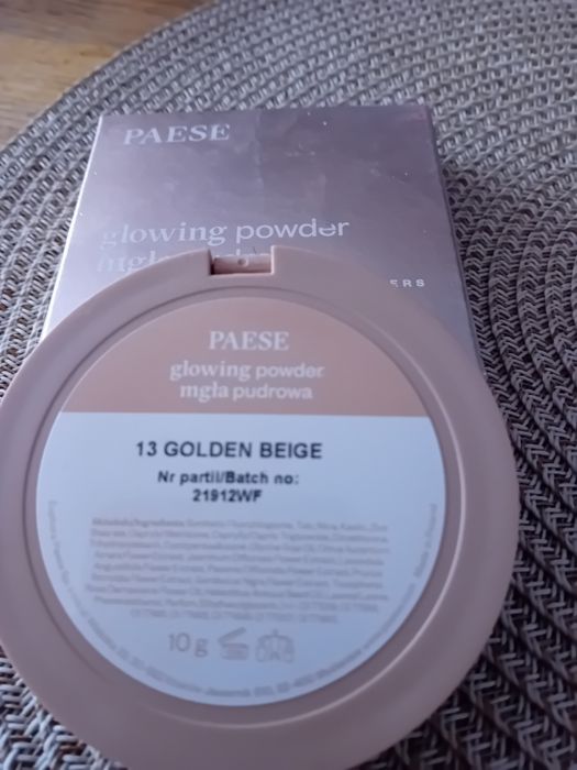 Podklad rozświetlająco-nawilzajaca  PAESE ,golden beige-13