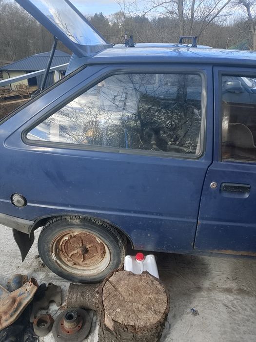продам две машины по цене метала!!!