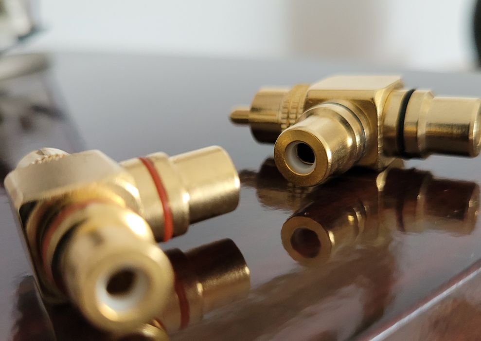 Conversores RCA macho para 2 RCA fêmeas - preço inclui portes CTT.