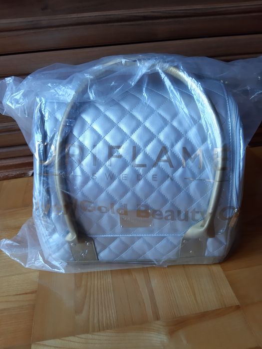 Nowy duży kuferek na kosmetyki