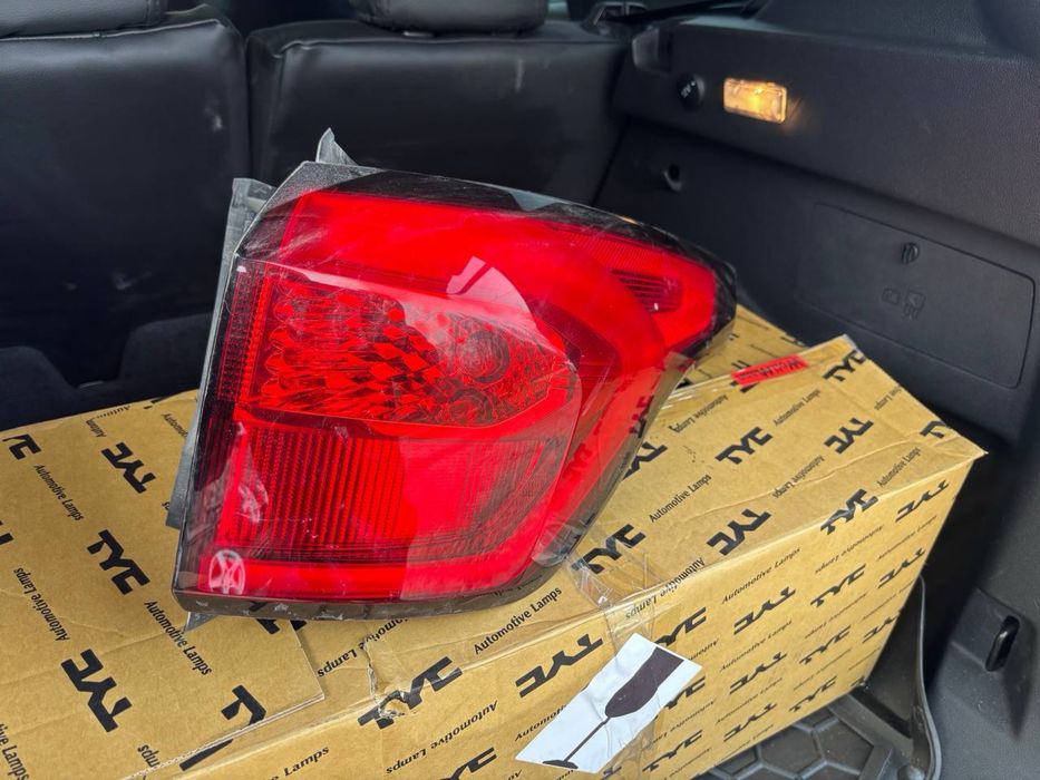 Задні стопи Ford Escape 2019 р