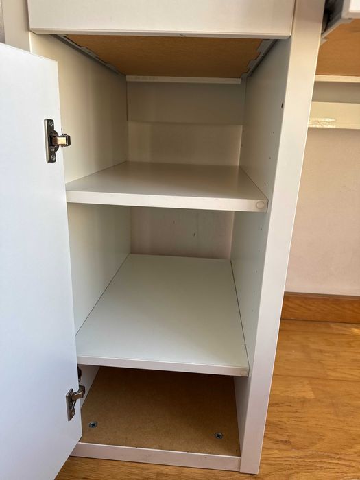 Secretária e cadeira