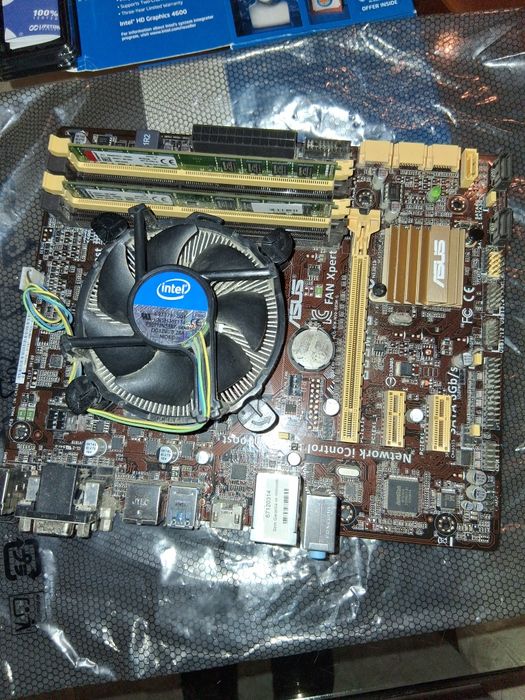Motherboard Asus com Intel i5 e 16 GB memória