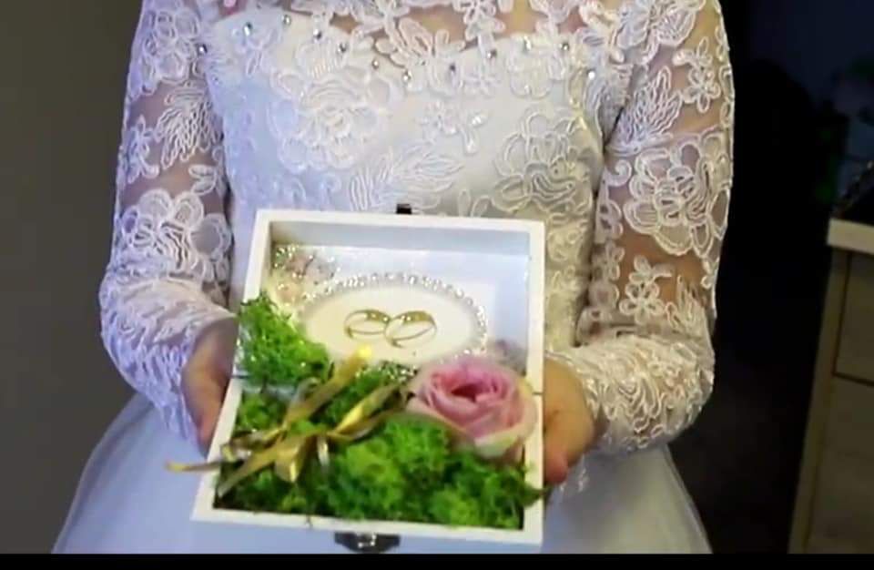 Drewniane pudełko na obrączki