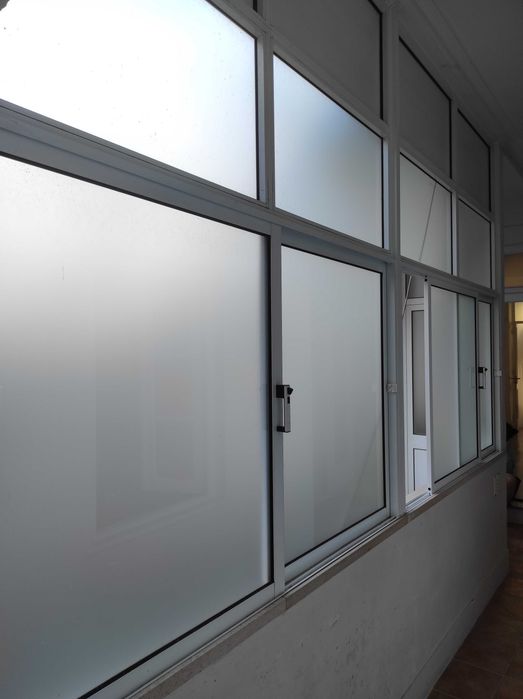 Caixilho/Janela de alumínio – 3,90 m × 2,25 m