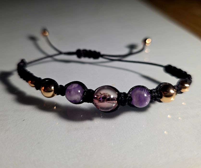 Ręcznie robiona bransoletka makrama – Ametyst i Hematyt

Unikalna bran