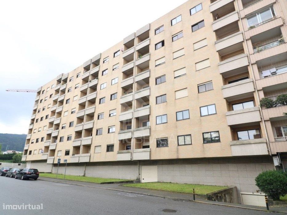 Venda Apartamento T2, em Lamaçães, Braga
