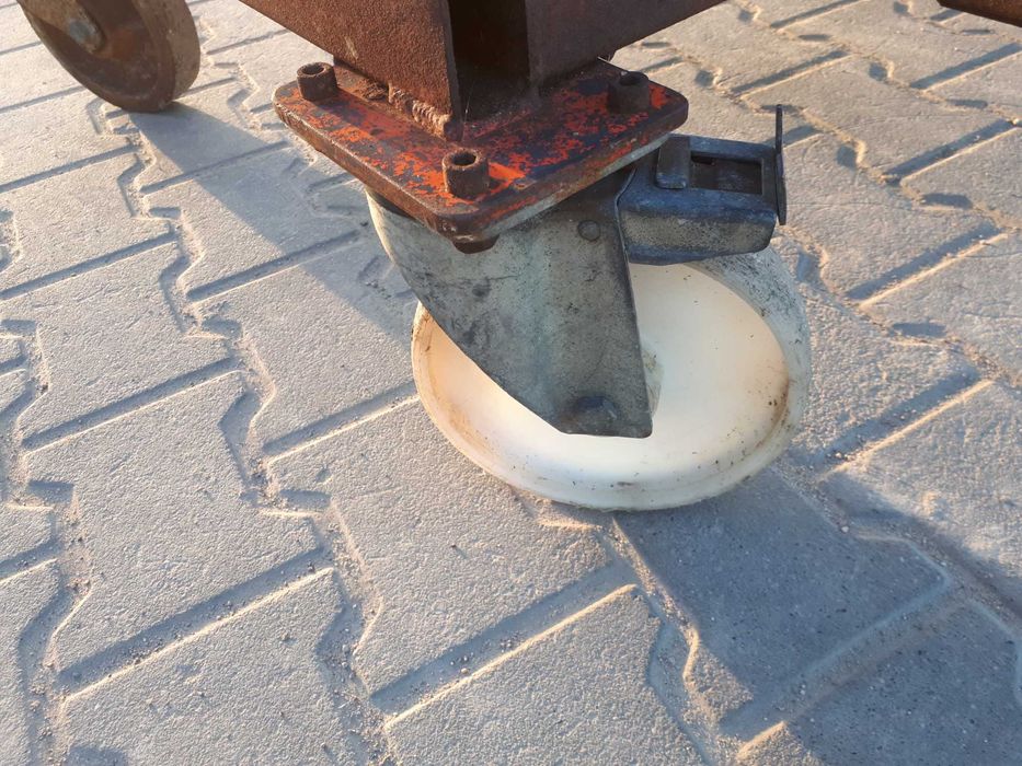 Kontener samowyładowczy Koliba Koleba do wózka widłowego