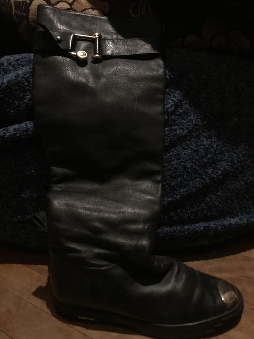 Продаю взуття оригінальне  BALDININI