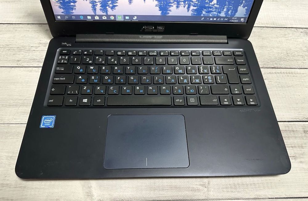 Ноутбук Asus EeeBook E402SA 14’’ FHD Celeron N3060 4GB ОЗУ/ 64GB eMMC