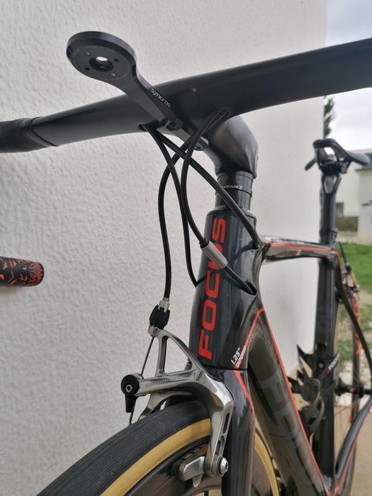 Vendo bicicleta Focus totalmente em carbono, impecável!