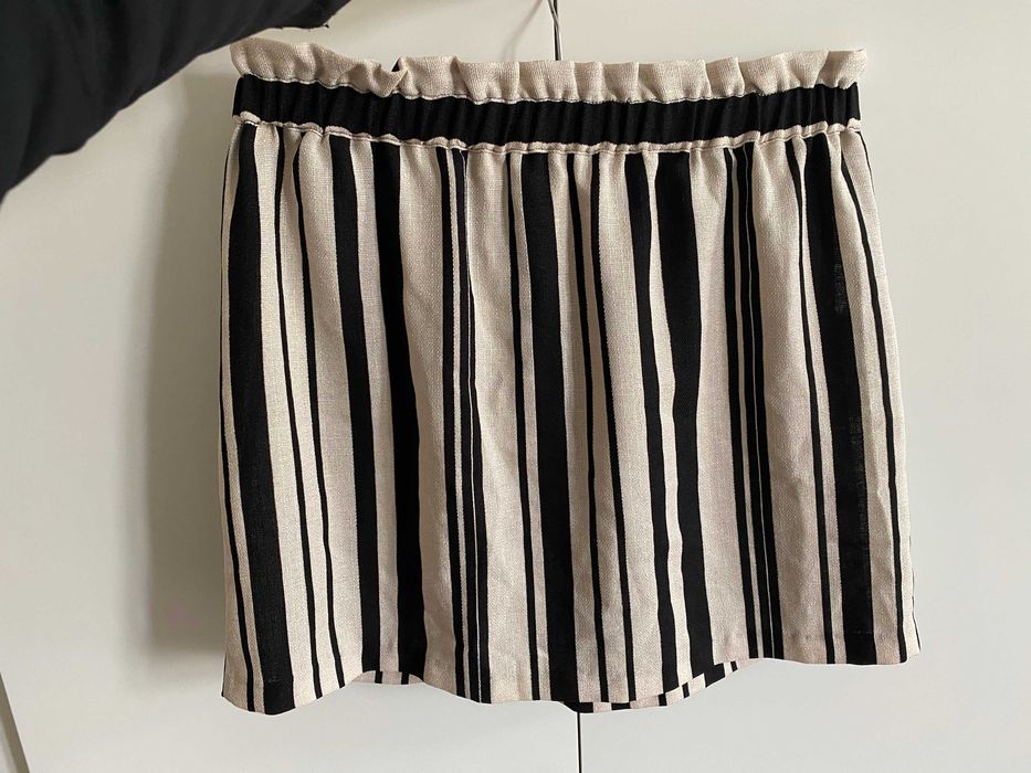 Nowa zara spodniczka mini czarno ecru rozmiar L