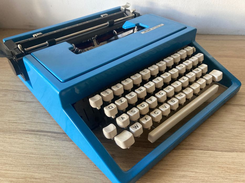 Máquina de escrever  **  Olivetti 31