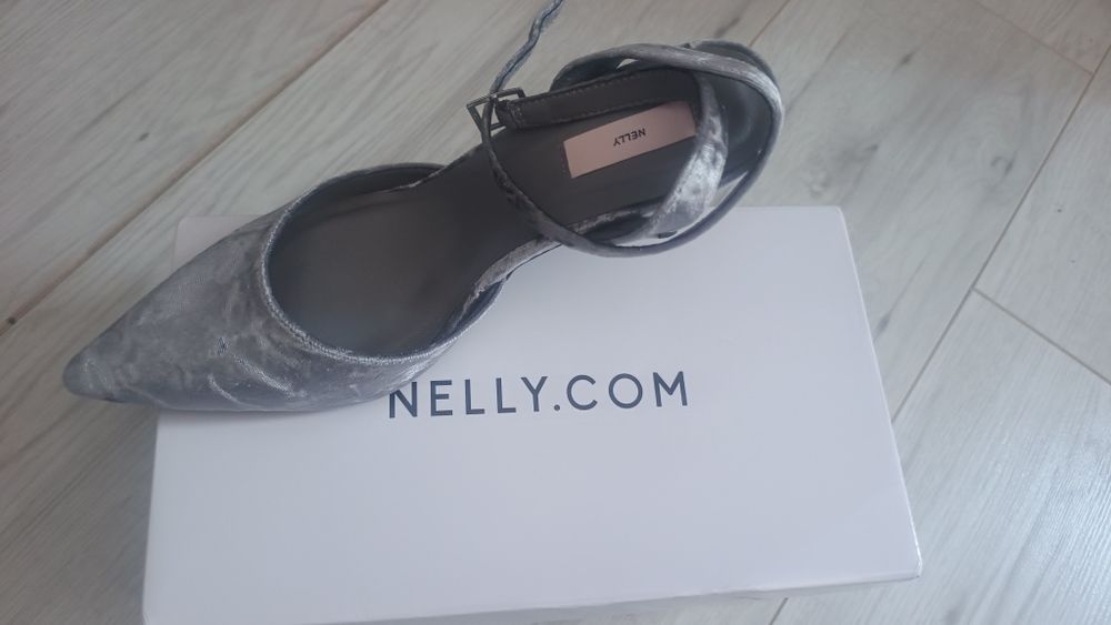 Buty szpilki zamszowe