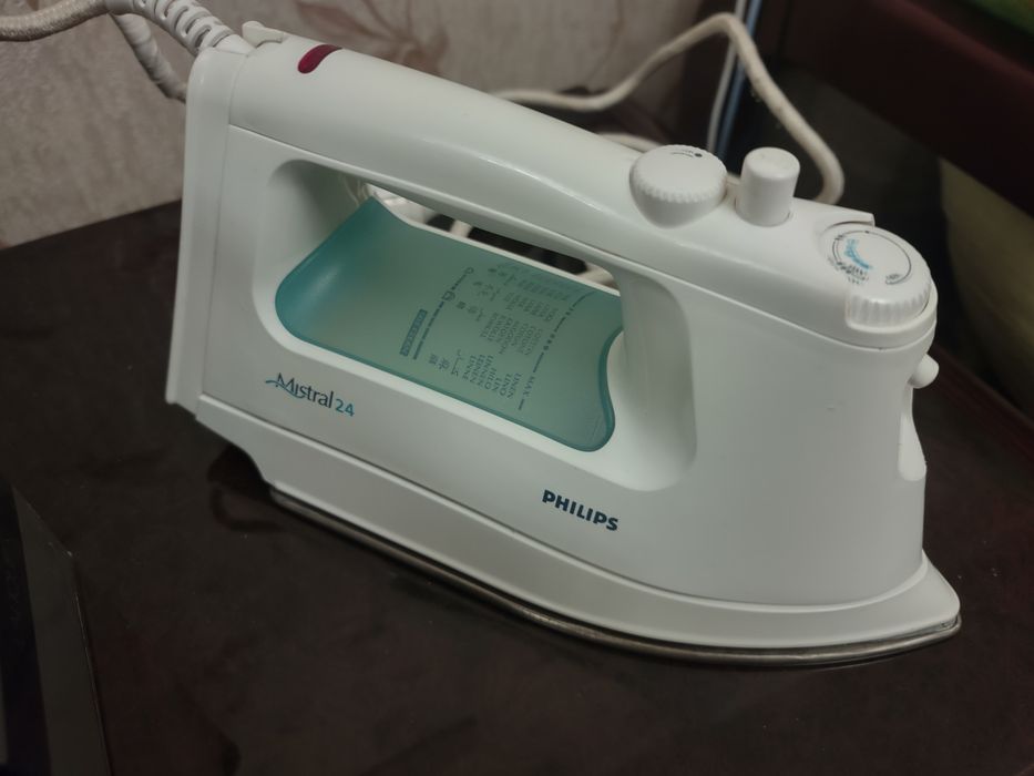 Утюг Philips Mistral 24