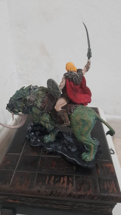 He man pintado a mão
